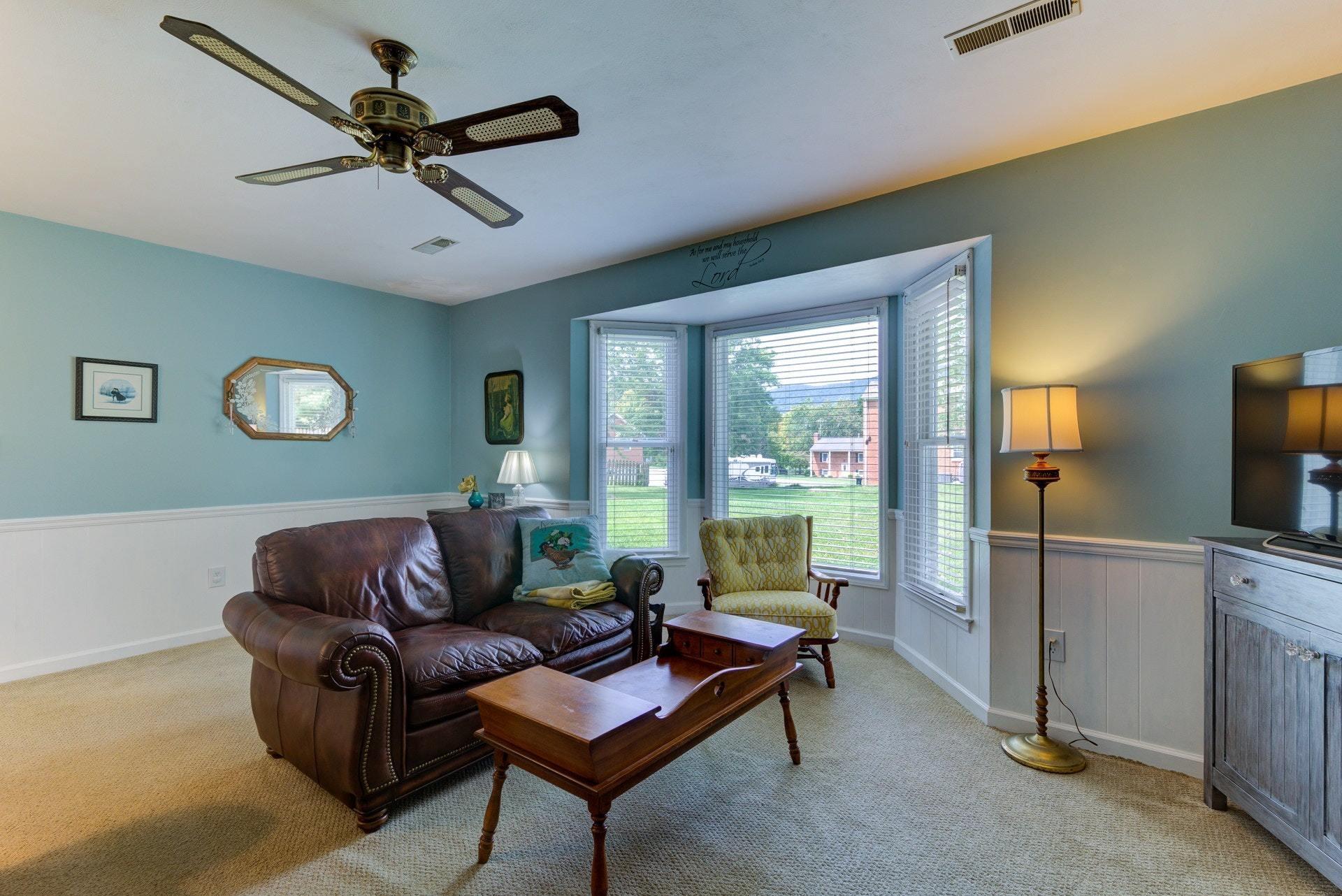 5249 Setter Road Roanoke, VA 24012 - Photo 10 of 34 010-326086-10-untitled-90_8173919