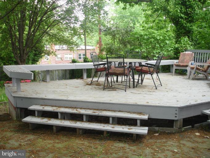 4206 Westview Road Baltimore, MD 21218 - Photo 14 of 16 Deck