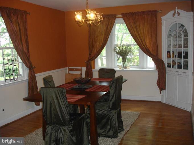 4206 Westview Road Baltimore, MD 21218 - Photo 4 of 16 Dining Room