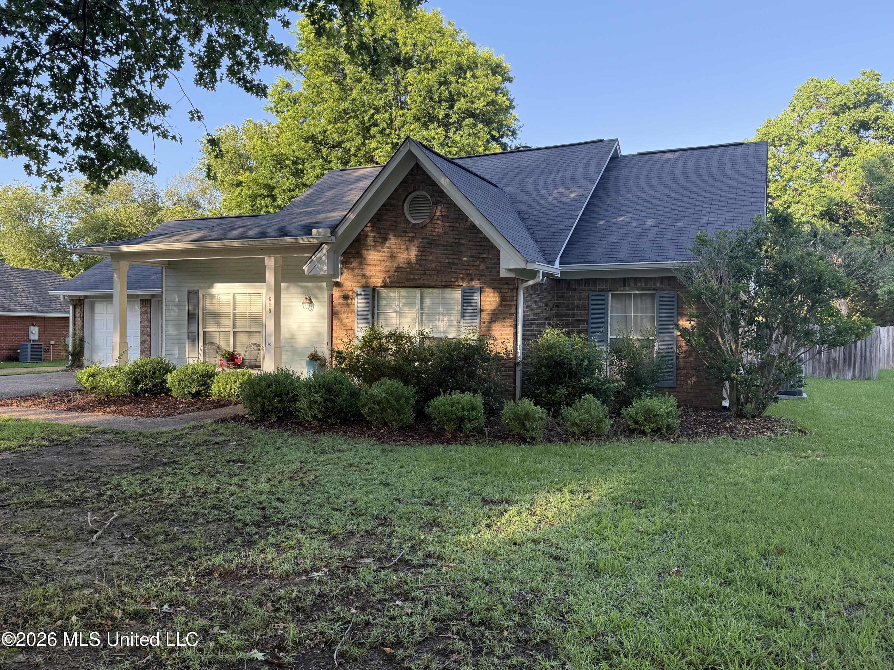 609 Spring Grove Madison, MS 39110 - Photo 2 of 39 IMG_7713