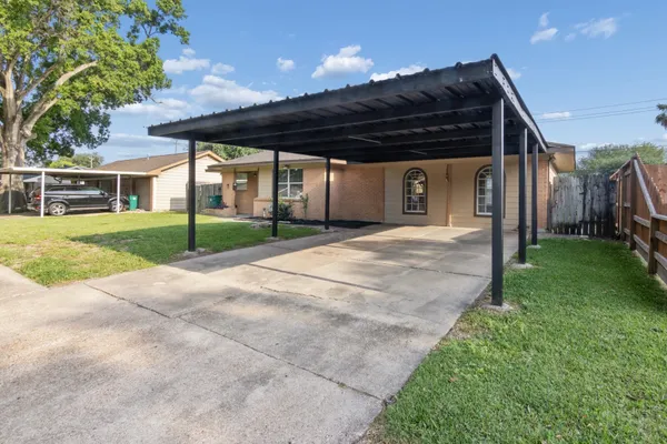 $239,900 | 3518 Thornwood Drive, Pasadena, TX 77503