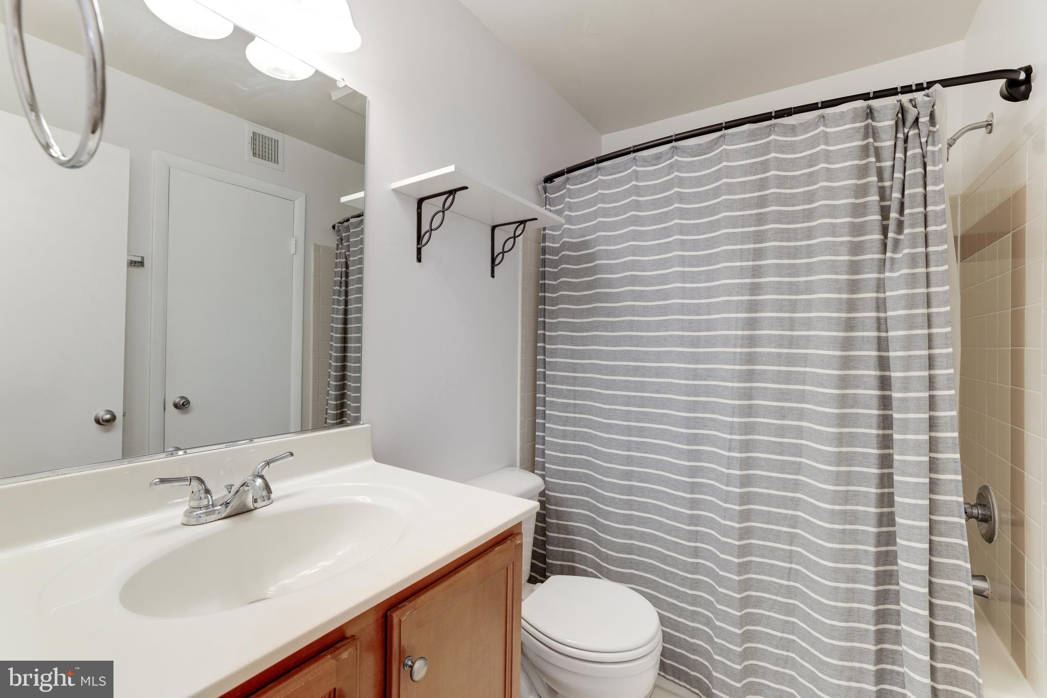 1732 Ascot Way, Unit G Reston, VA 20190 - Photo 17 of 26 Gallery Image 17