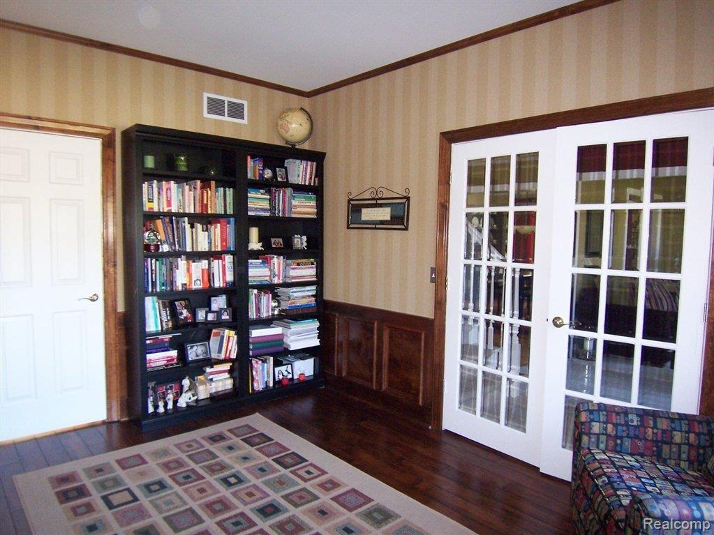 1961 Blue Grass Drive Rochester, MI 48306 - Photo 22 of 57 Library has French Doors.jpg