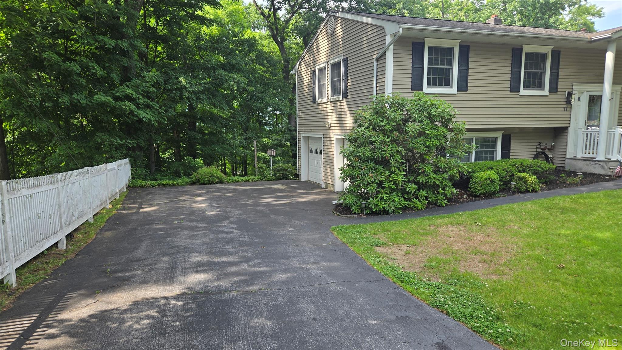 77 Tulip Road Mahopac, NY 10541 - Photo 3 of 37
