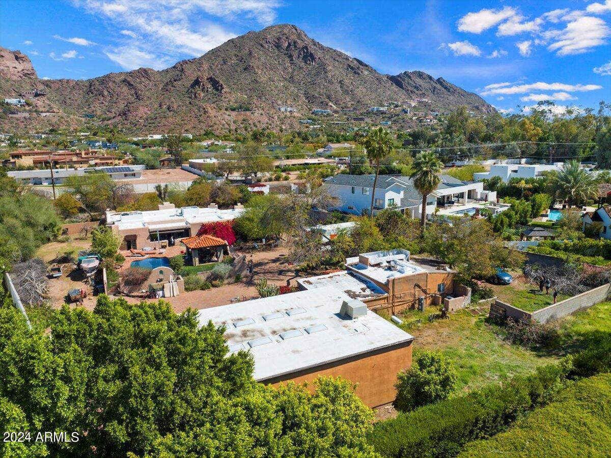 4925 East Camelback Road, Unit 4 Phoenix, AZ 85018 - Photo 3 of 4 Camelback Mountain