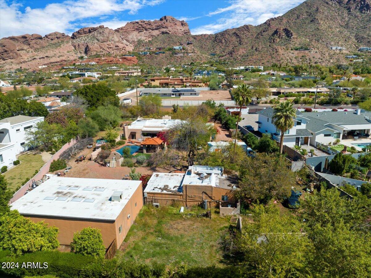 4925 East Camelback Road, Unit 4 Phoenix, AZ 85018 - Photo 4 of 4 Incredible Camelback Mountain Views