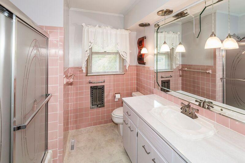 4124 Crestfield Road Knoxville, TN 37921 - Photo 14 of 18 bathroom