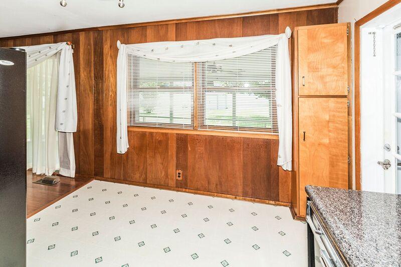 4124 Crestfield Road Knoxville, TN 37921 - Photo 7 of 18 breakfast area