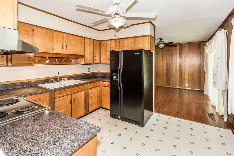 4124 Crestfield Road Knoxville, TN 37921 - Photo 8 of 18 kitchen view