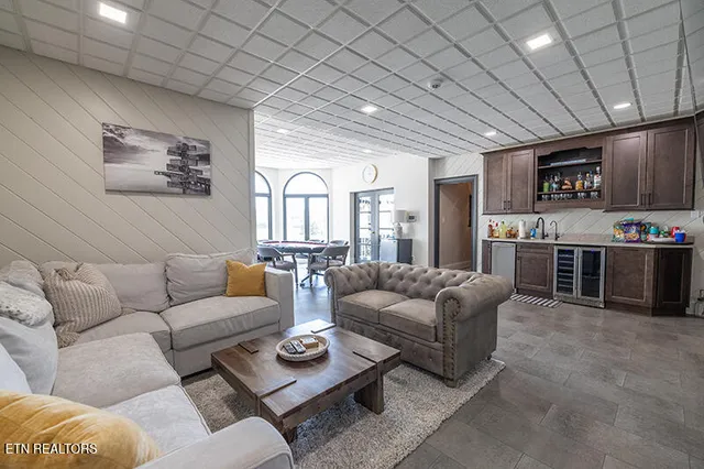 $7,900,000 | 8719 Inlet Drive, Knoxville, TN 37922