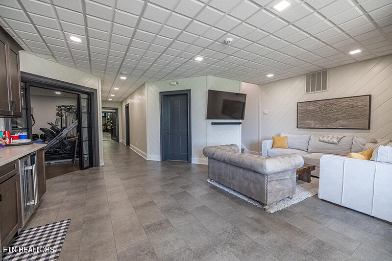 8719 Inlet Drive Knoxville, TN 37922 - Photo 20 of 57 Living 27