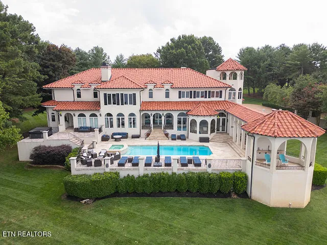 $7,900,000 | 8719 Inlet Drive, Knoxville, TN 37922