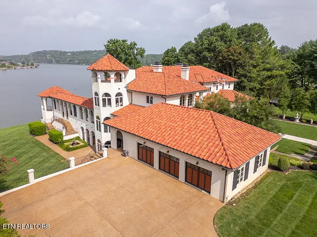 $7,900,000 | 8719 Inlet Drive, Knoxville, TN 37922