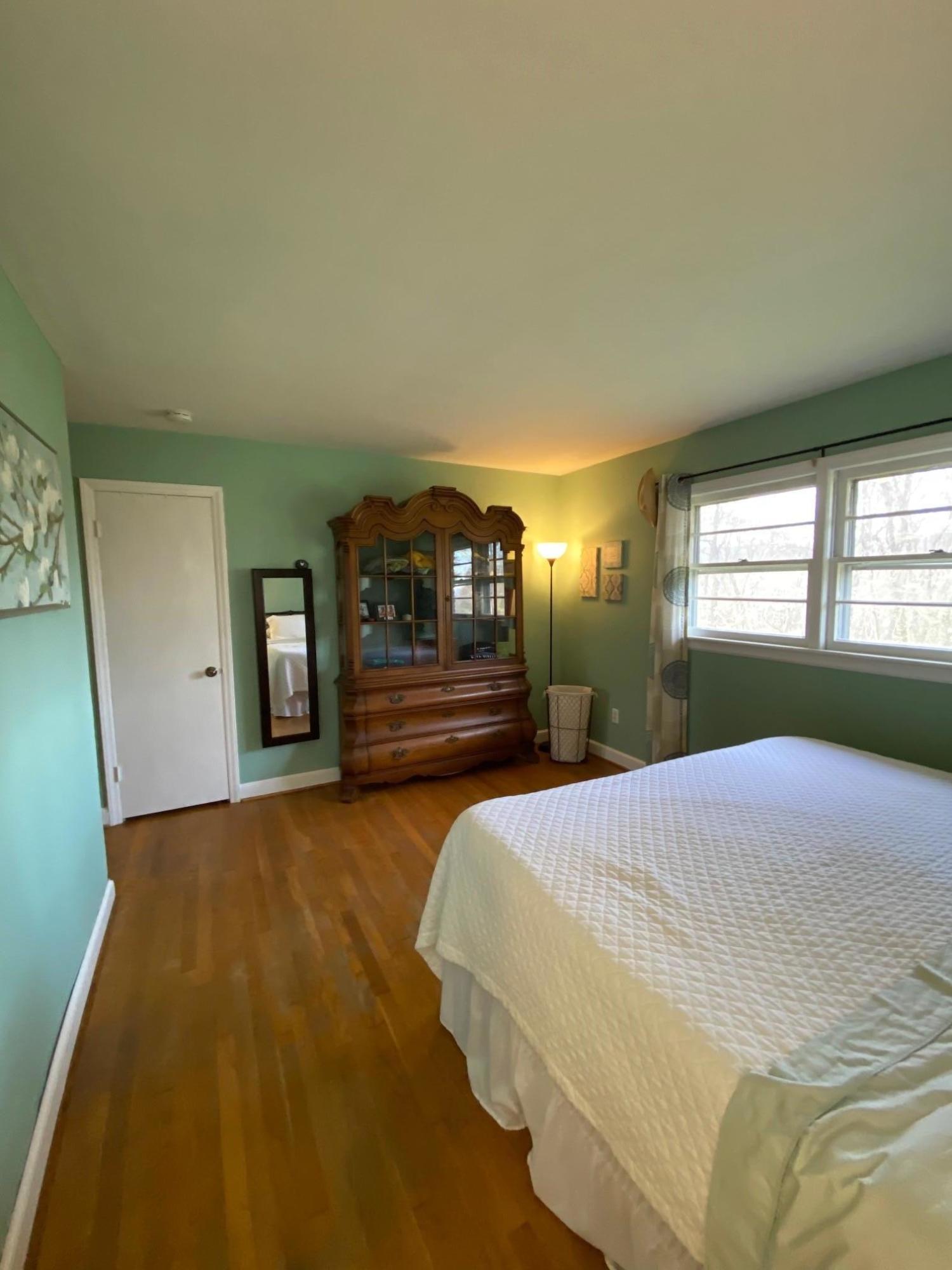 533 Diamond Road Salem, VA 24153 - Photo 20 of 40 Master Bedrm - Looking at Armoire
