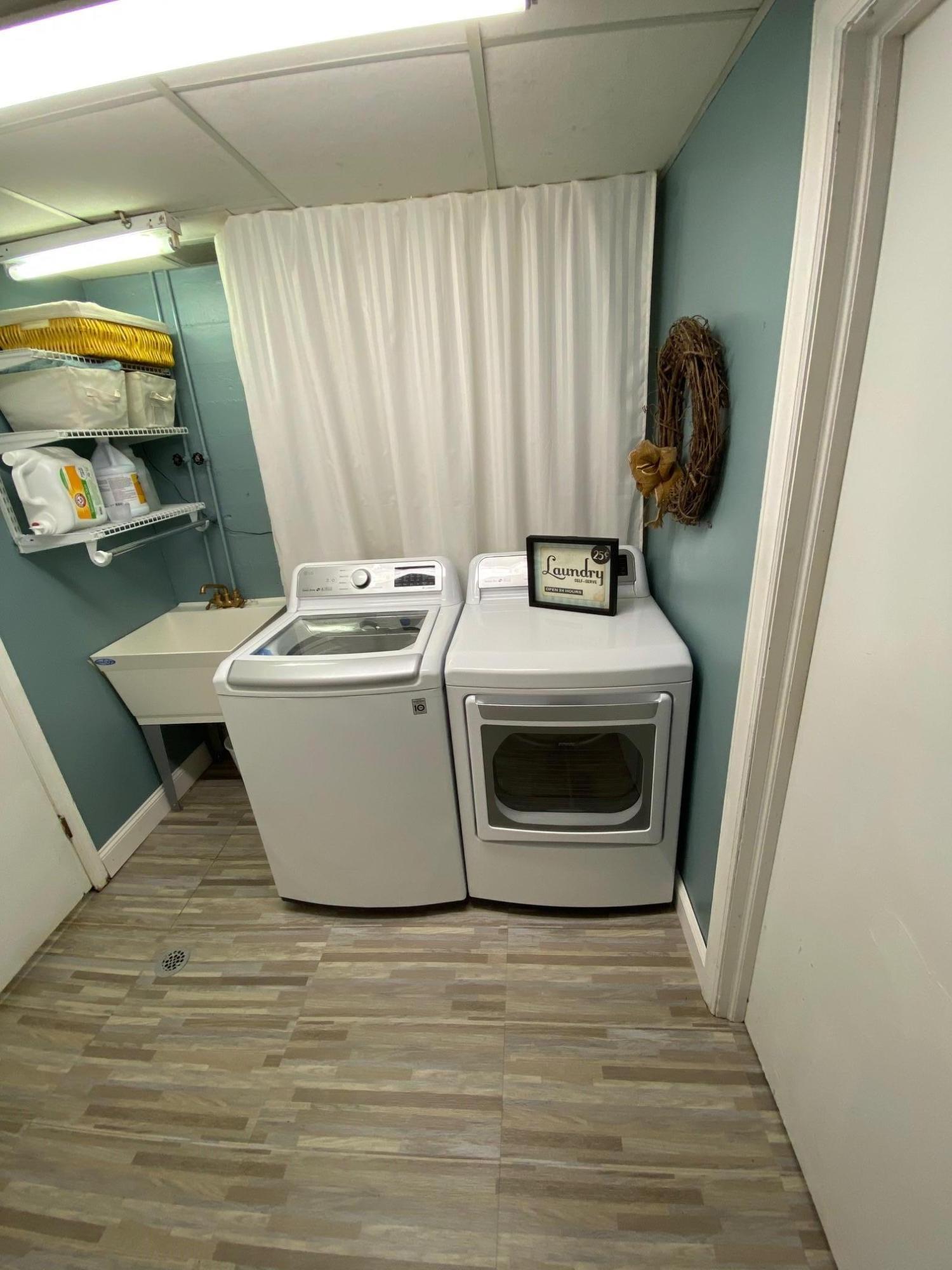533 Diamond Road Salem, VA 24153 - Photo 22 of 40 Laundry Room full view