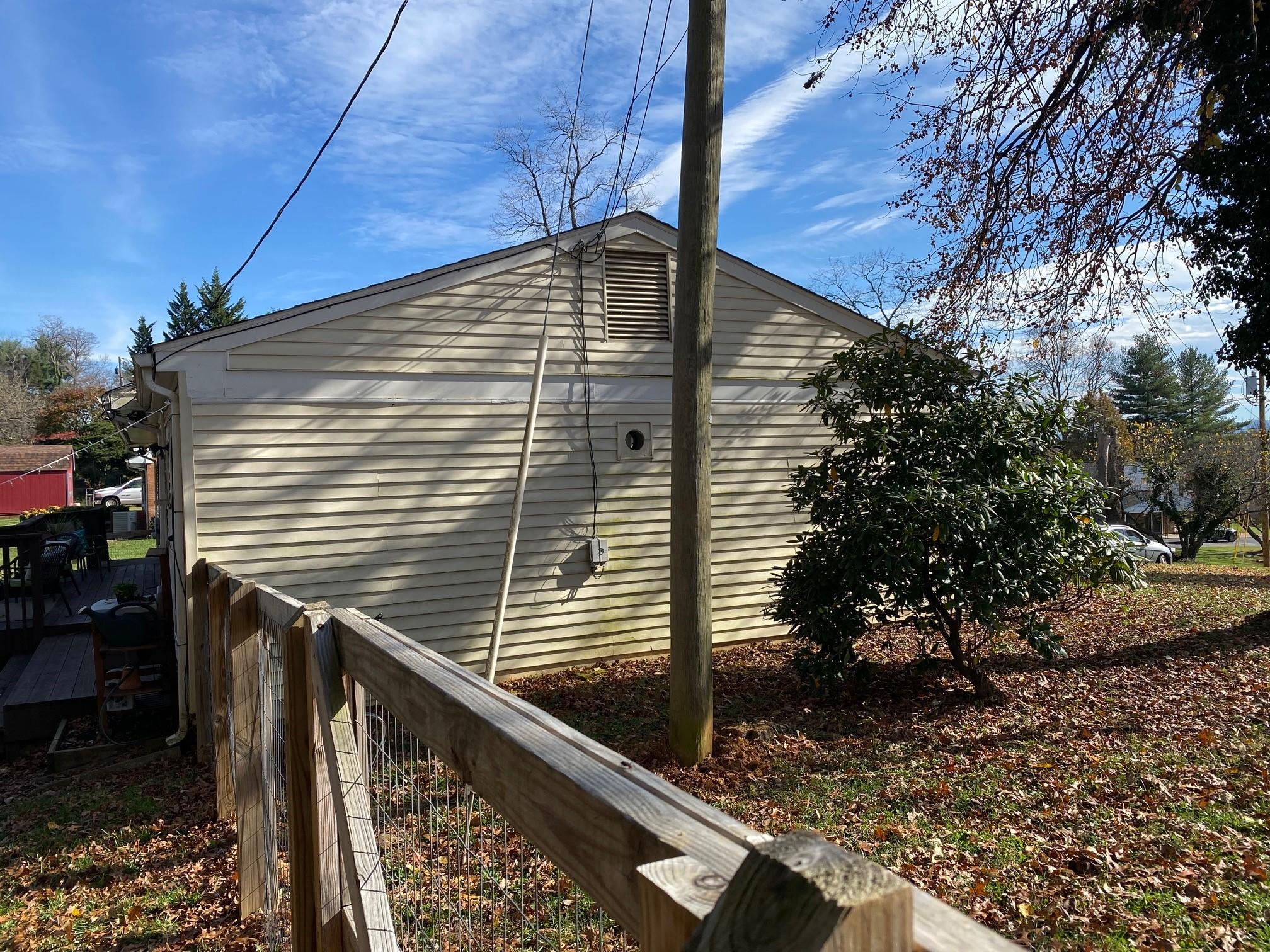 533 Diamond Road Salem, VA 24153 - Photo 37 of 40 Side Yard closest to pups