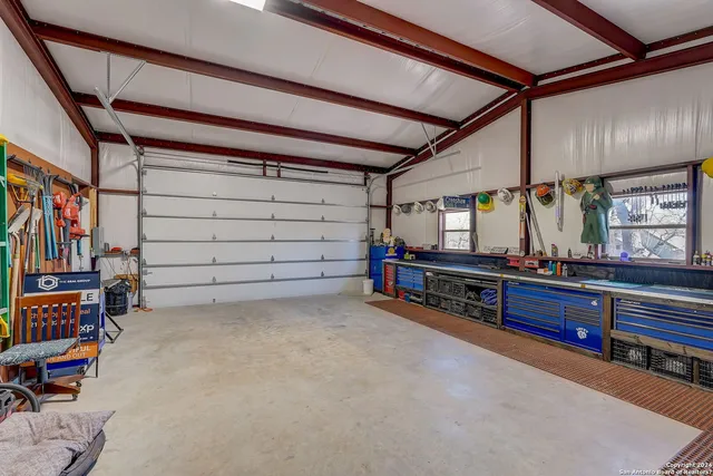 a picture of a wall with a white wall