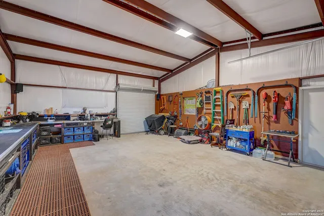 $650,000 | 315 Cibolo Ridge, La Vernia, TX 78121