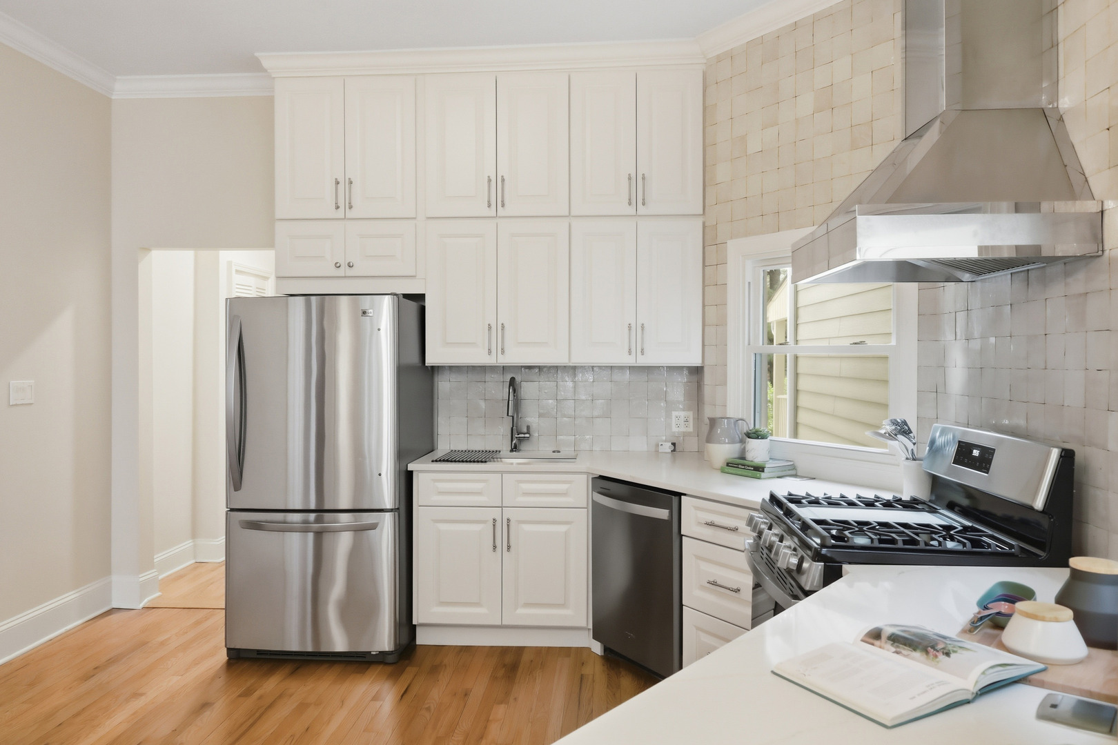 3053 North Seminary Avenue, Unit 2 Chicago, IL 60657 - Photo 6 of 12
