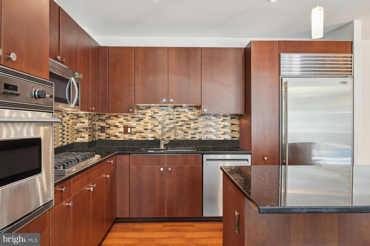 2425 L Street Northwest, Unit 241 Washington, DC 20037 - Photo 8 of 25 Gourmet kitchen