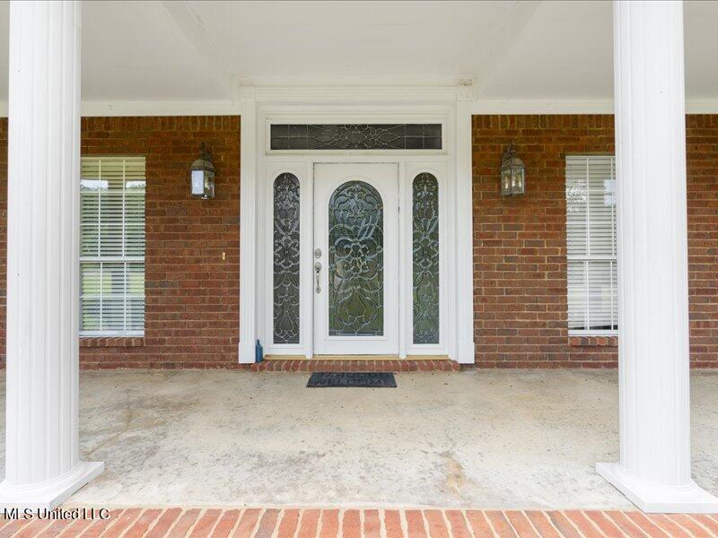 60 Jackson Road Senatobia, MS 38668 - Photo 3 of 27 04-DSC0250