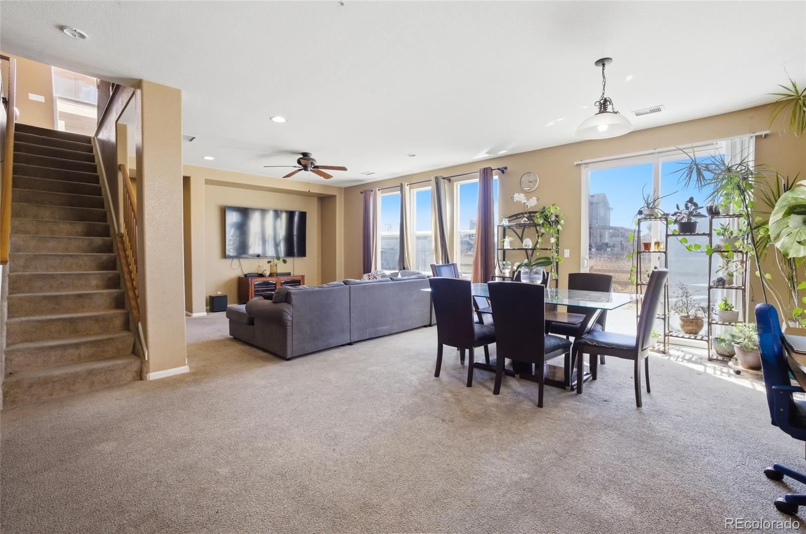 5573 Jasper Street Denver, CO 80239 - Photo 7 of 20