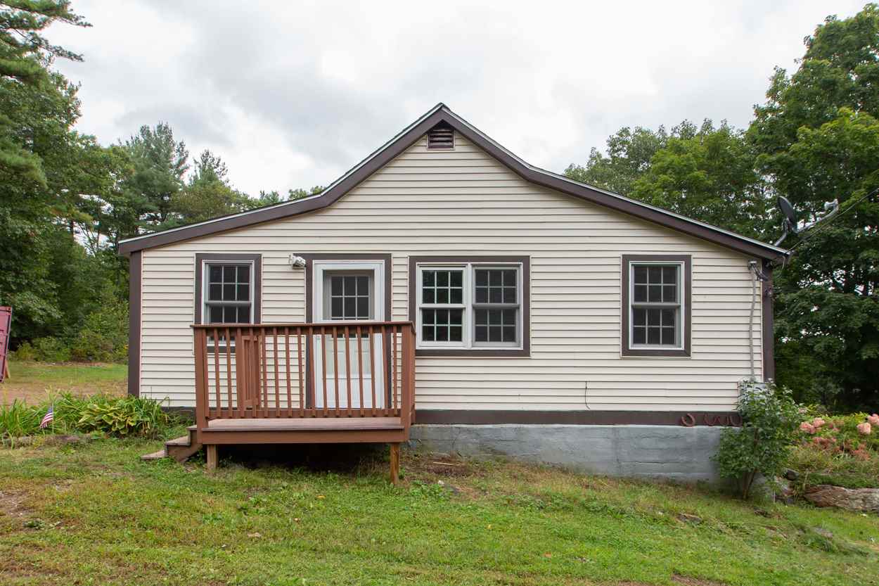 153 North Road Deerfield, NH 03037 - Photo 2 of 27