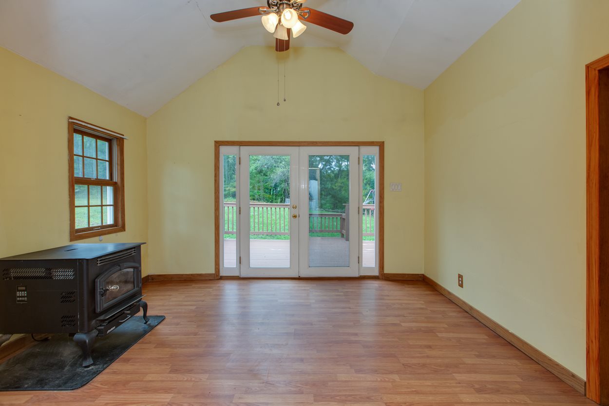 153 North Road Deerfield, NH 03037 - Photo 16 of 27