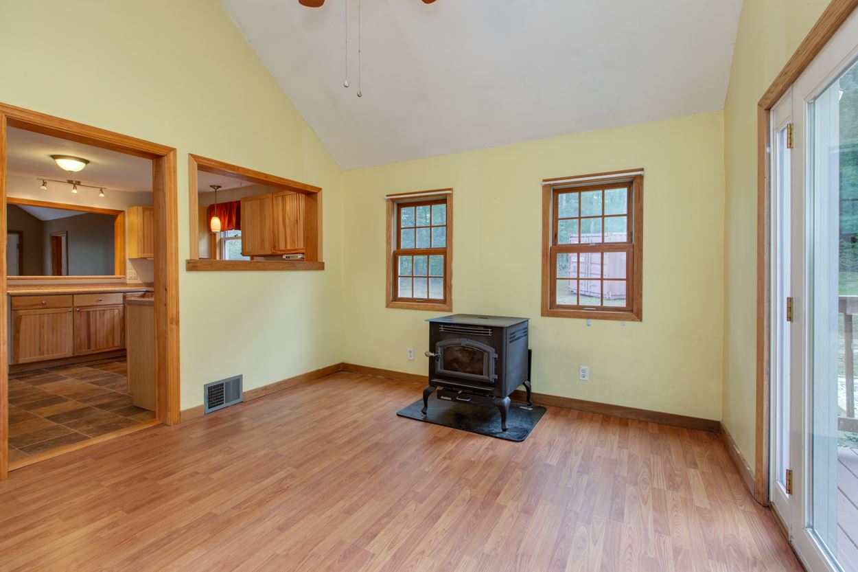 153 North Road Deerfield, NH 03037 - Photo 17 of 27