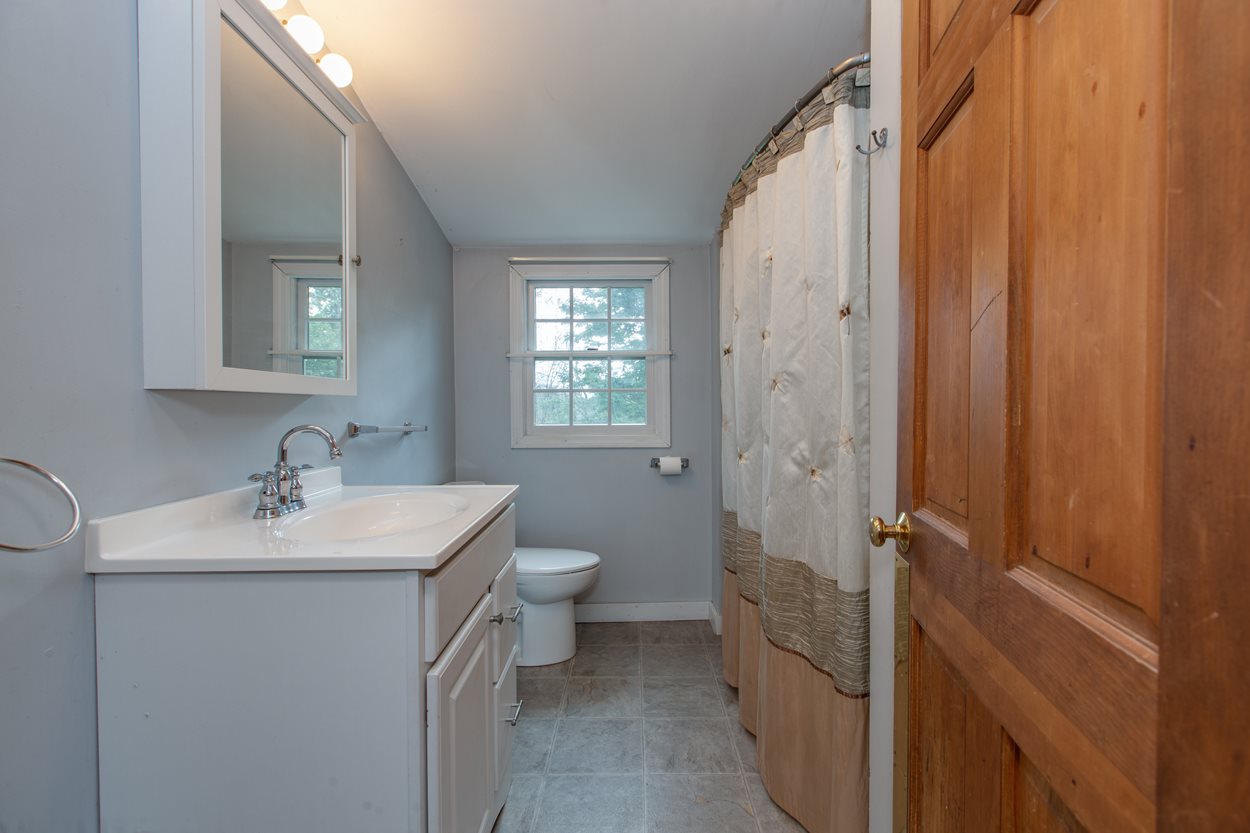 153 North Road Deerfield, NH 03037 - Photo 22 of 27
