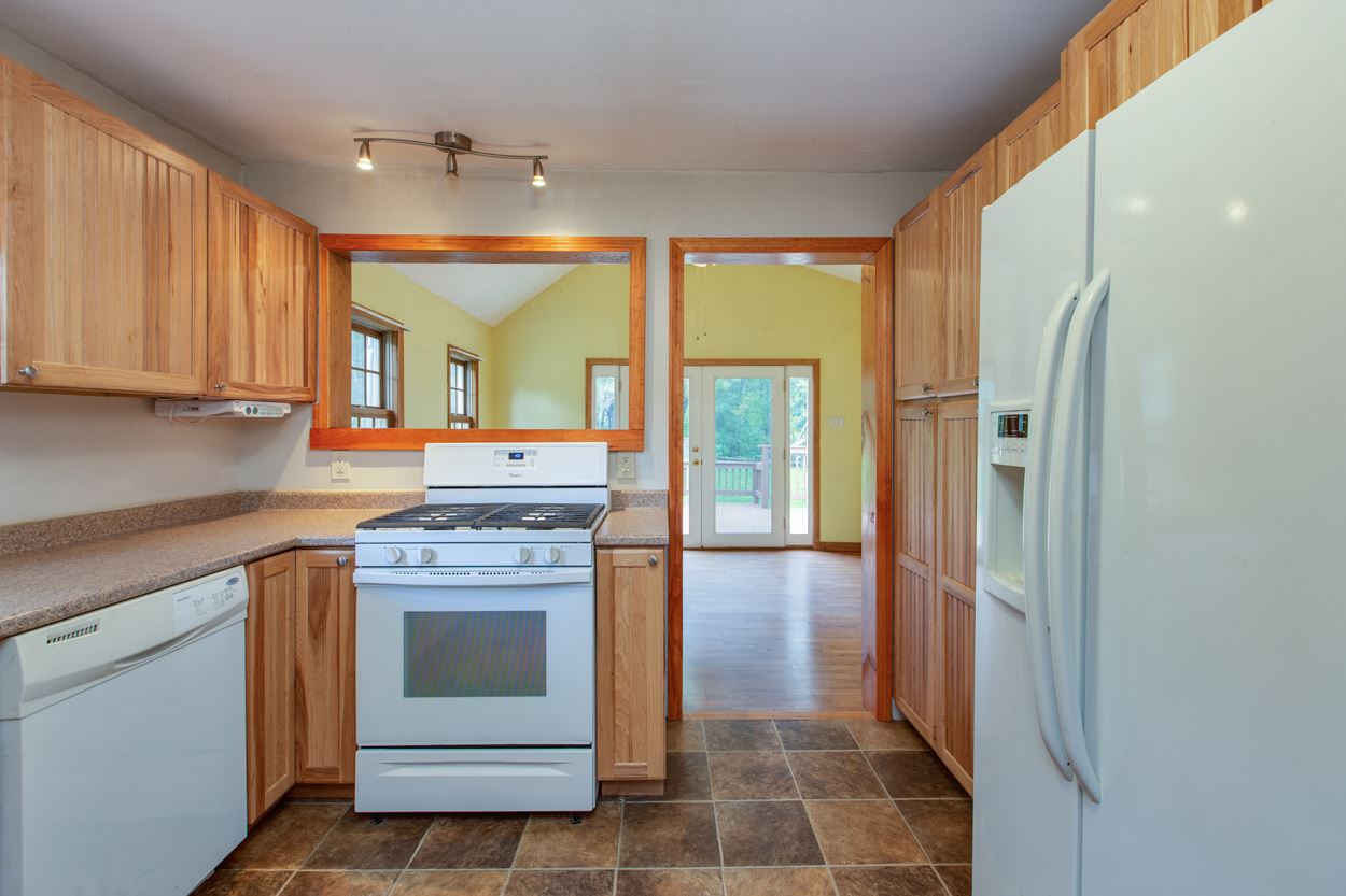 153 North Road Deerfield, NH 03037 - Photo 7 of 27