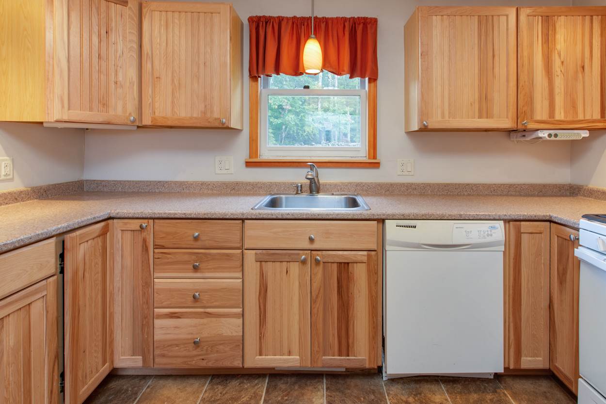 153 North Road Deerfield, NH 03037 - Photo 8 of 27