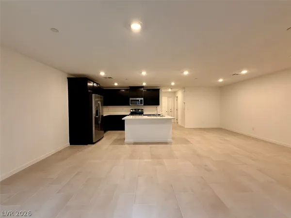$2,195 | 162 Hadley Heights, Henderson, NV 89011