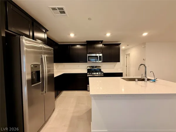 $2,195 | 162 Hadley Heights, Henderson, NV 89011