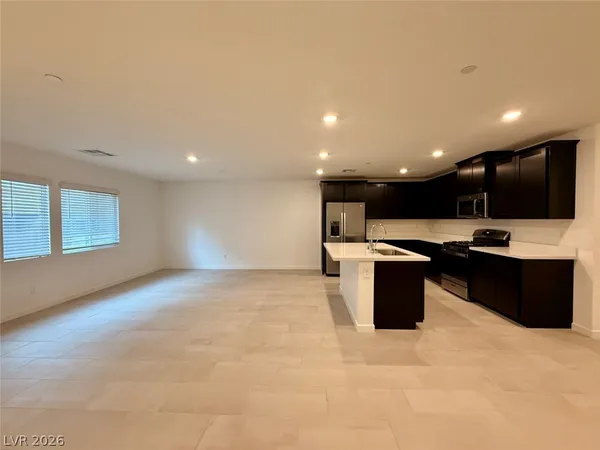 $2,195 | 162 Hadley Heights, Henderson, NV 89011