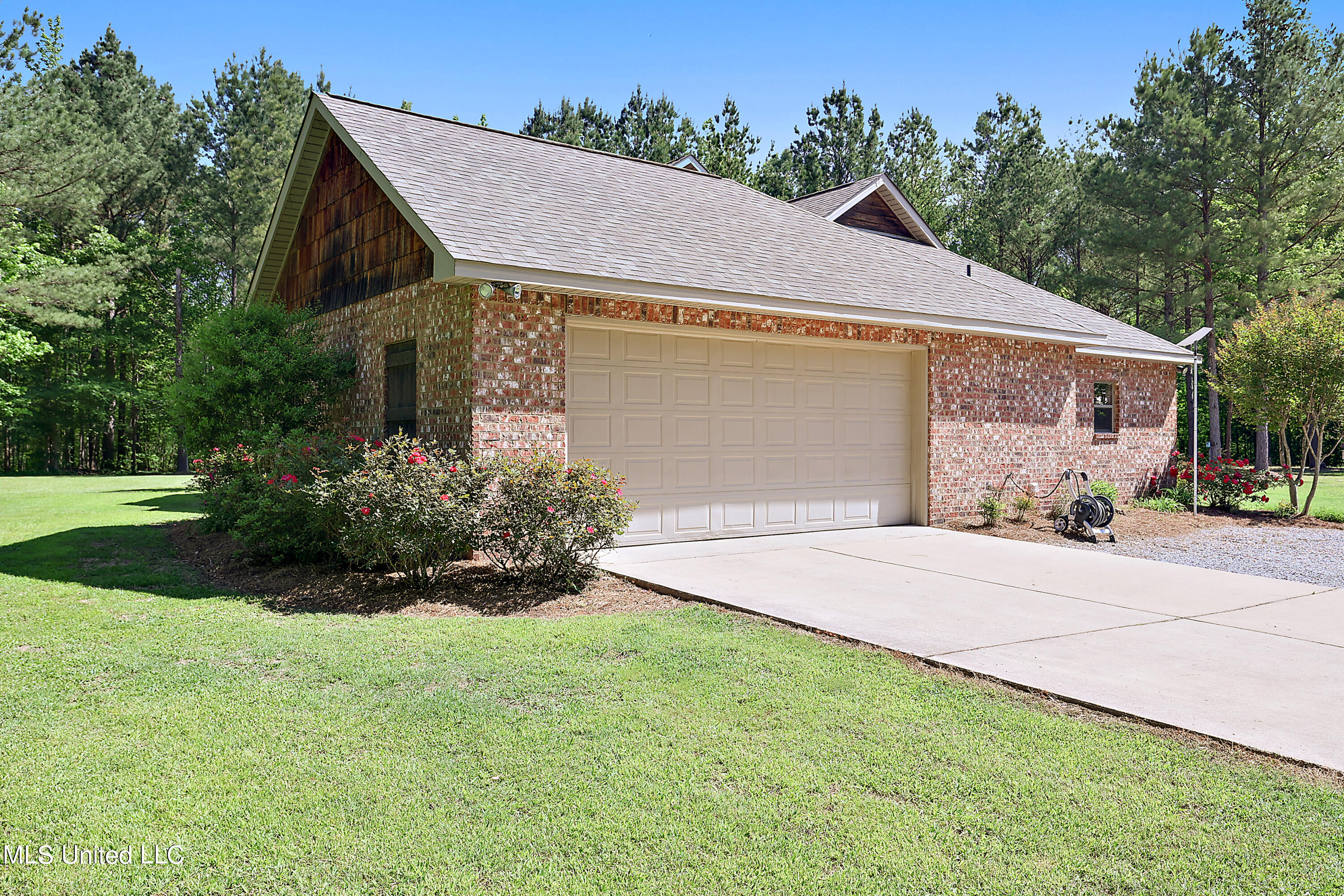 1136 Stump Ridge Road Brandon, MS 39047 - Photo 6 of 37 06-1136 Stump Ridge Rd