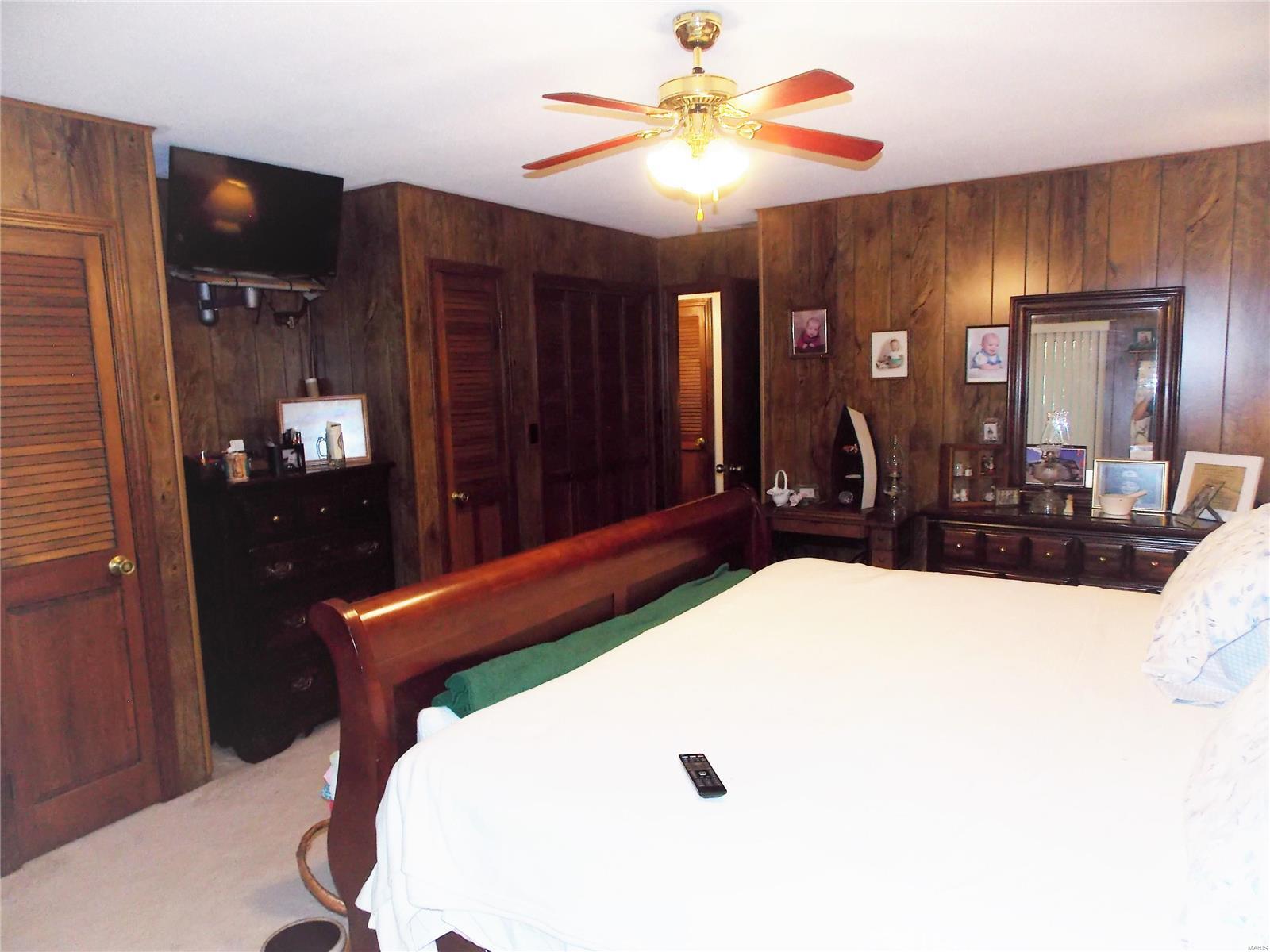 8333 Huey Road Hoffman, IL 62250 - Photo 8 of 21