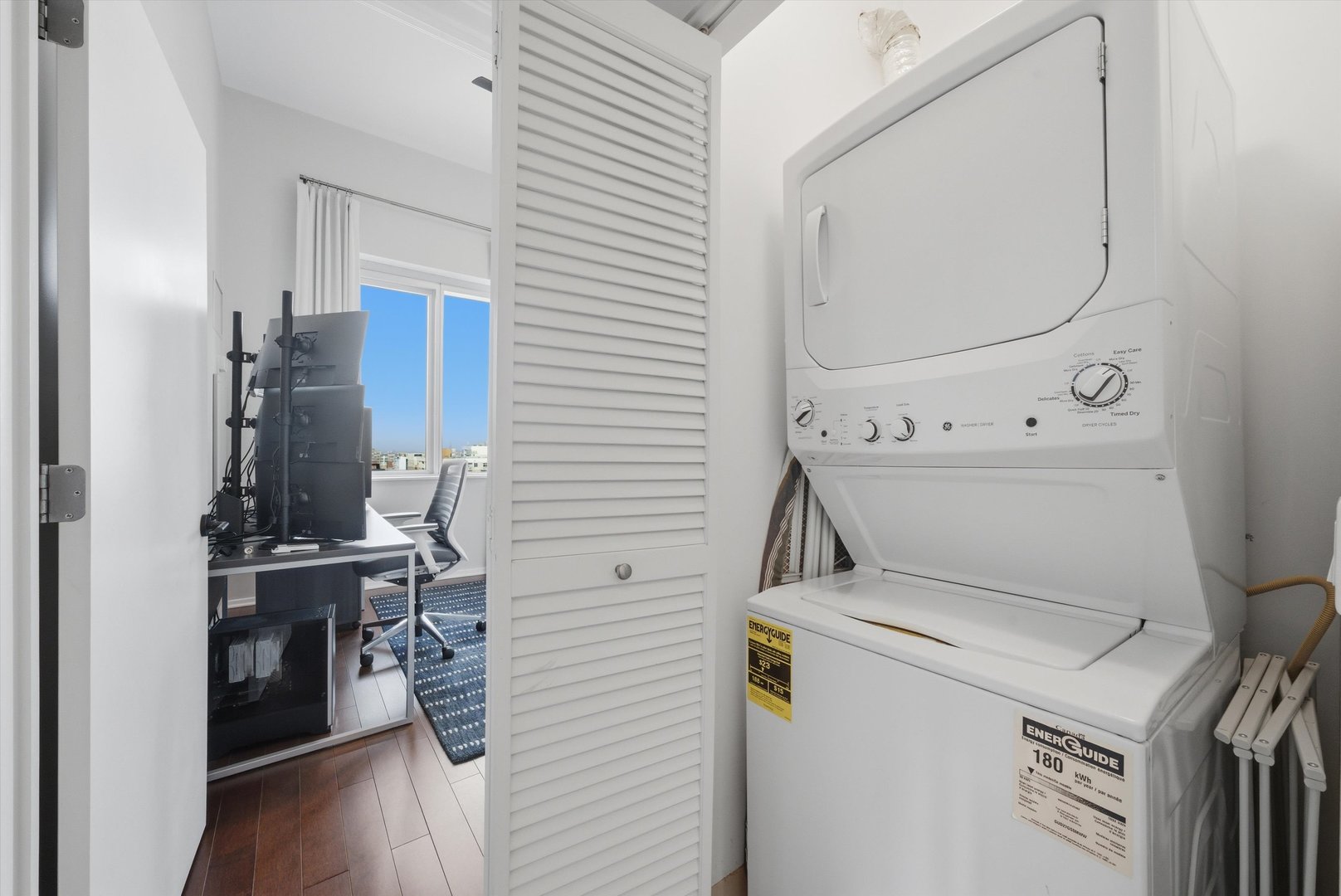 123 South Green Street, Unit 1208B Chicago, IL 60607 - Photo 18 of 32