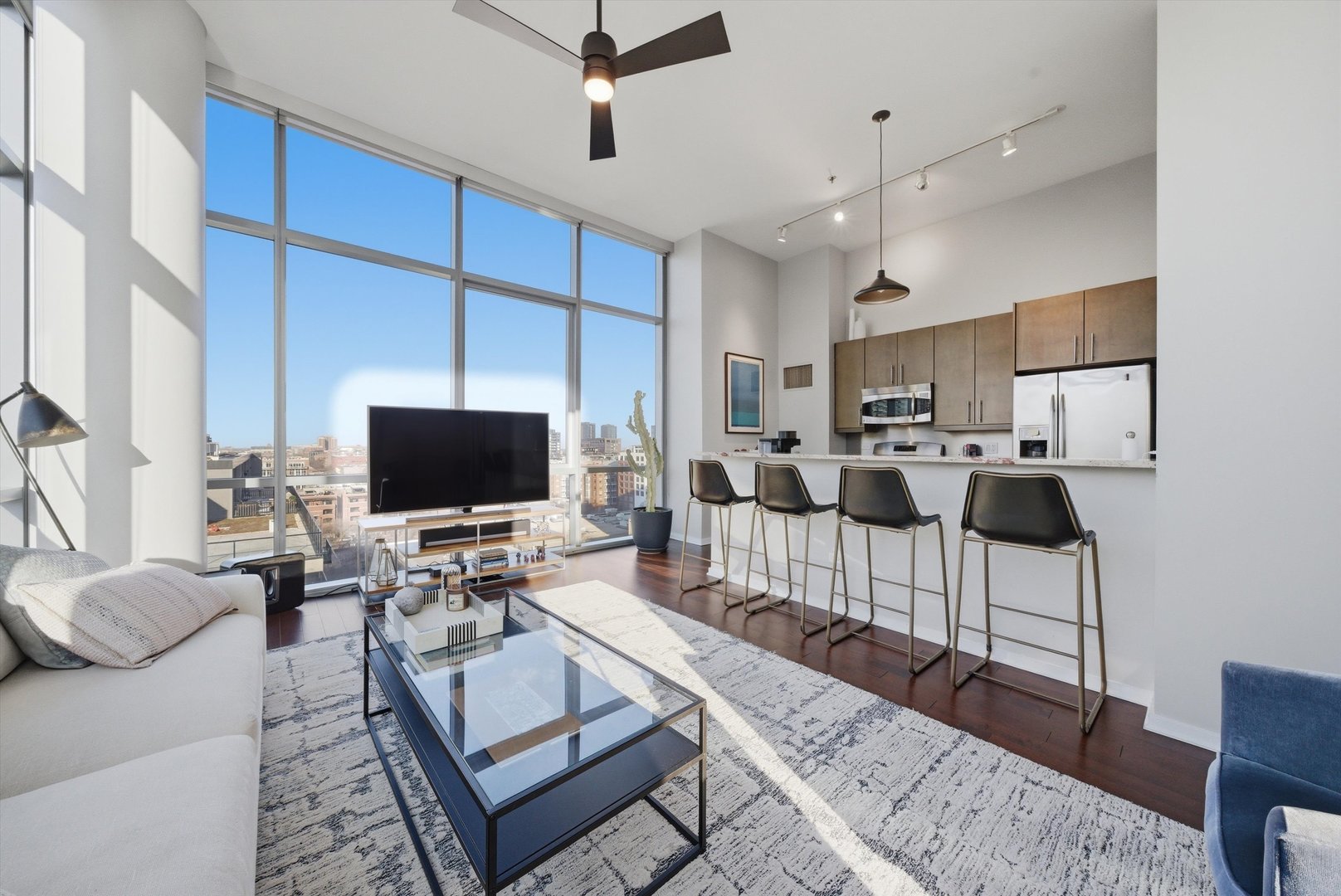 123 South Green Street, Unit 1208B Chicago, IL 60607 - Photo 5 of 32
