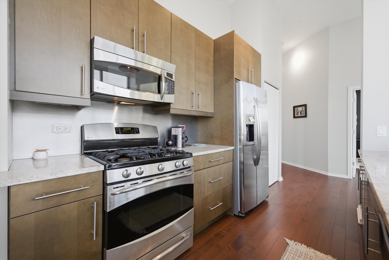 123 South Green Street, Unit 1208B Chicago, IL 60607 - Photo 10 of 32