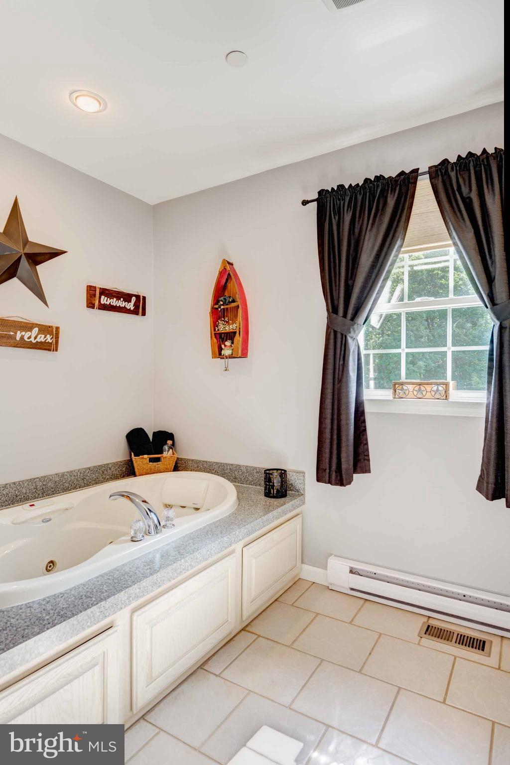 3973 North Stone Road Taneytown, MD 21787 - Photo 15 of 30 Bath (Master)