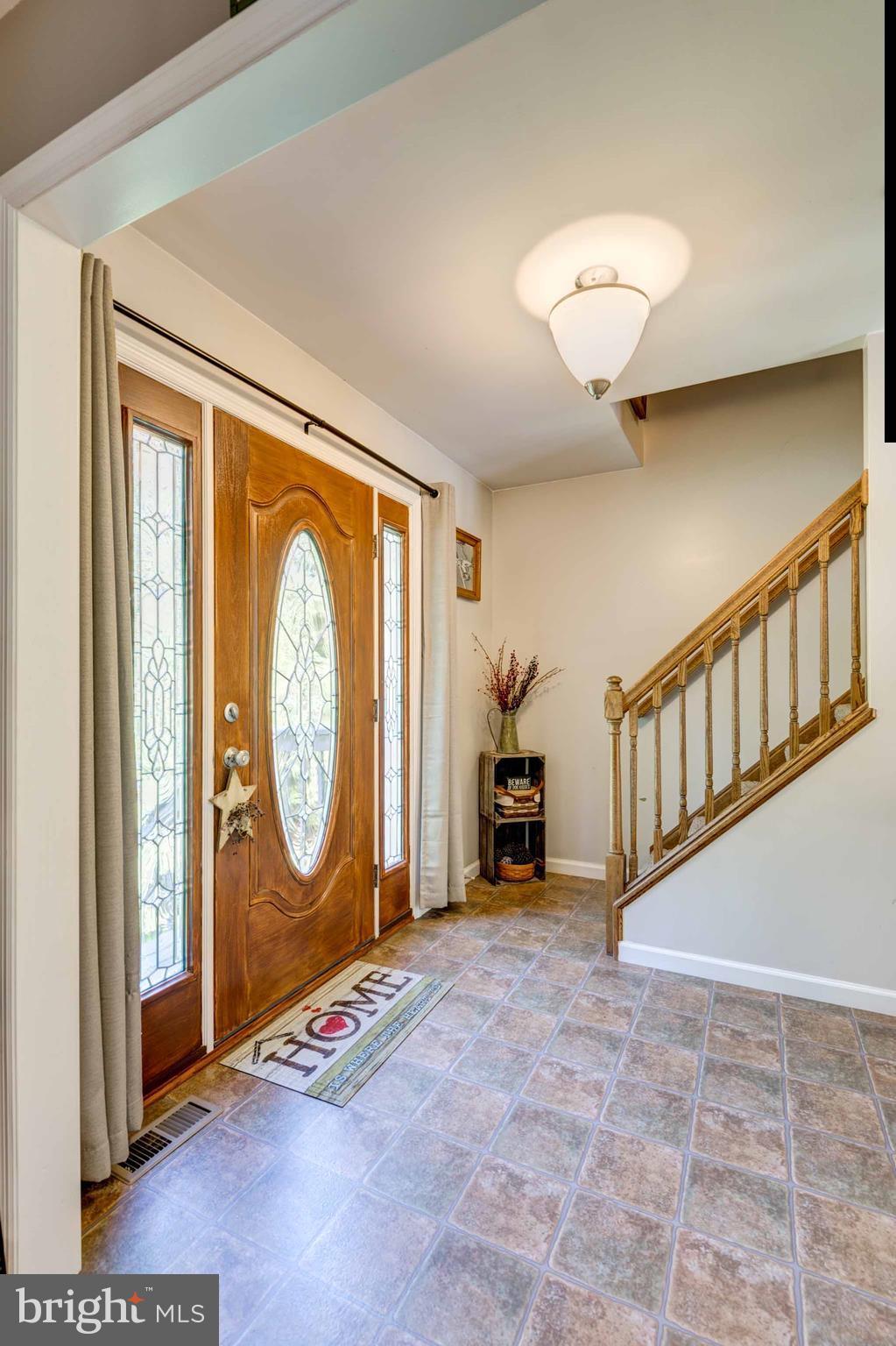 3973 North Stone Road Taneytown, MD 21787 - Photo 3 of 30 Foyer