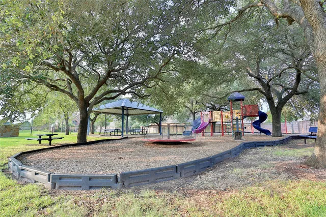 $2,200 | 7110 Yardley Drive, Katy, TX 77494