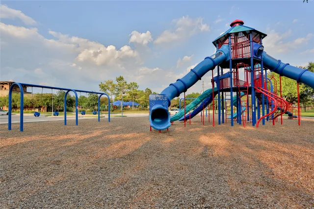 $2,200 | 7110 Yardley Drive, Katy, TX 77494