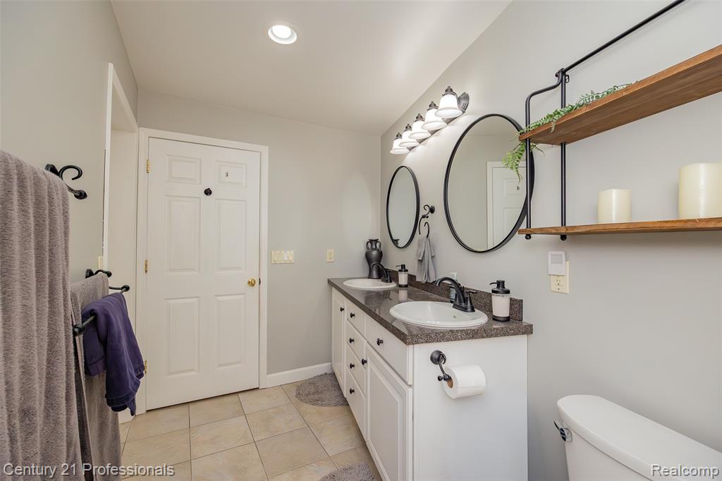 3251 Mann Road Clarkston, MI 48346 - Photo 20 of 41