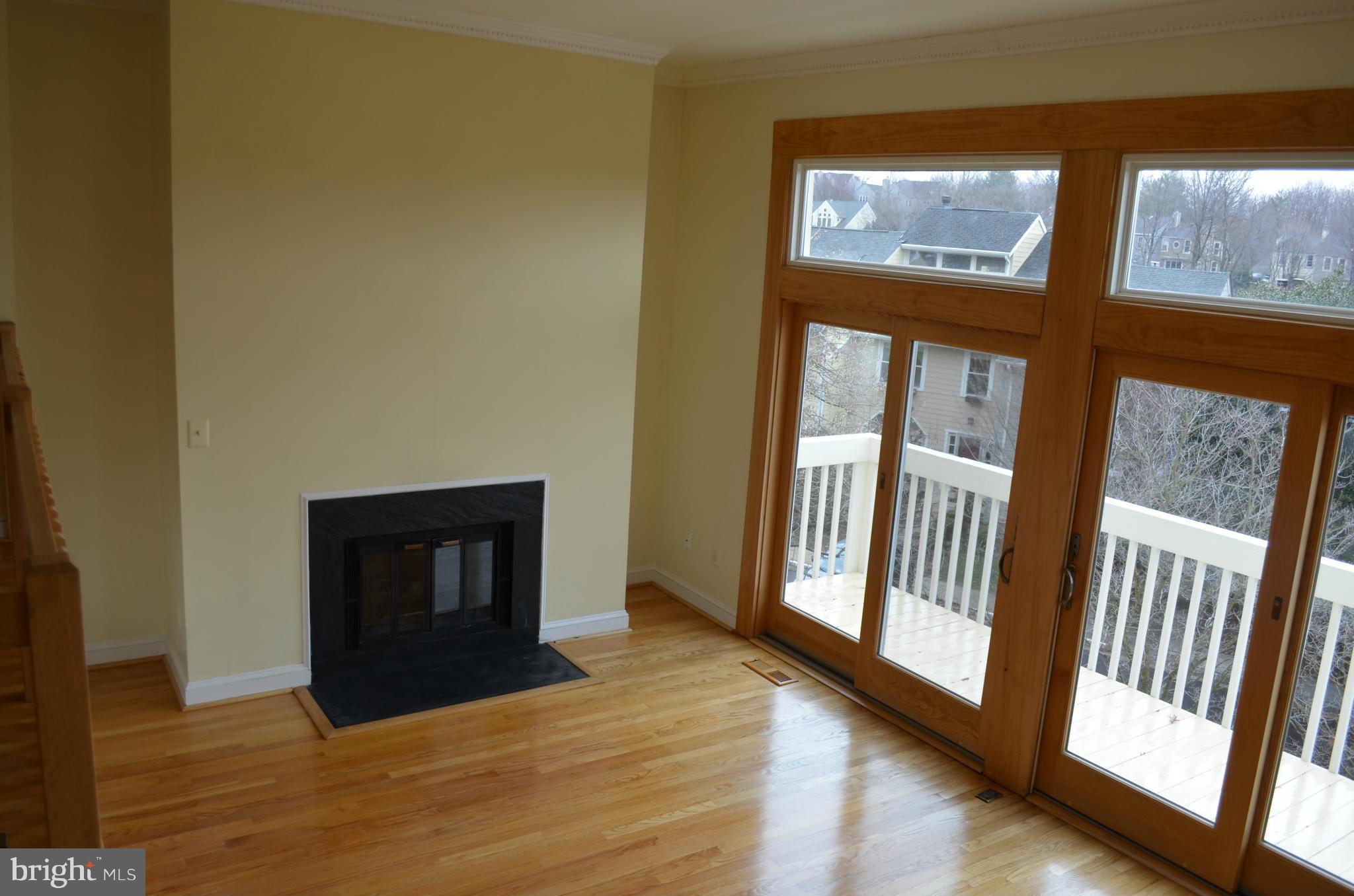 11103 Watermans Drive Reston, VA 20191 - Photo 13 of 27 Living Room
