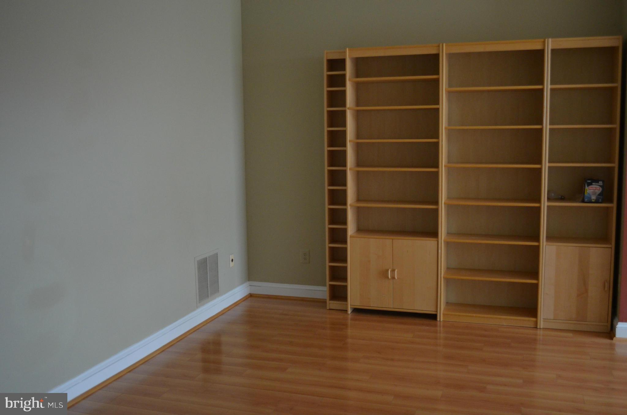 11103 Watermans Drive Reston, VA 20191 - Photo 18 of 27 Family Room