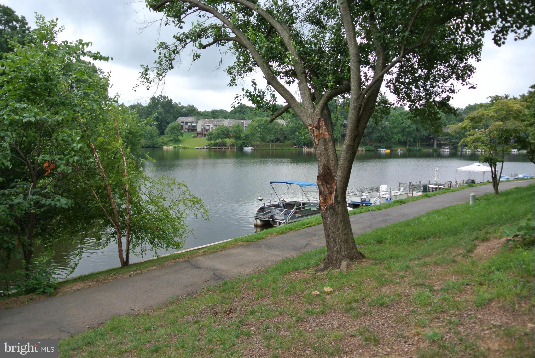 11103 Watermans Drive Reston, VA 20191 - Photo 5 of 27 Access to Lake Audubon!