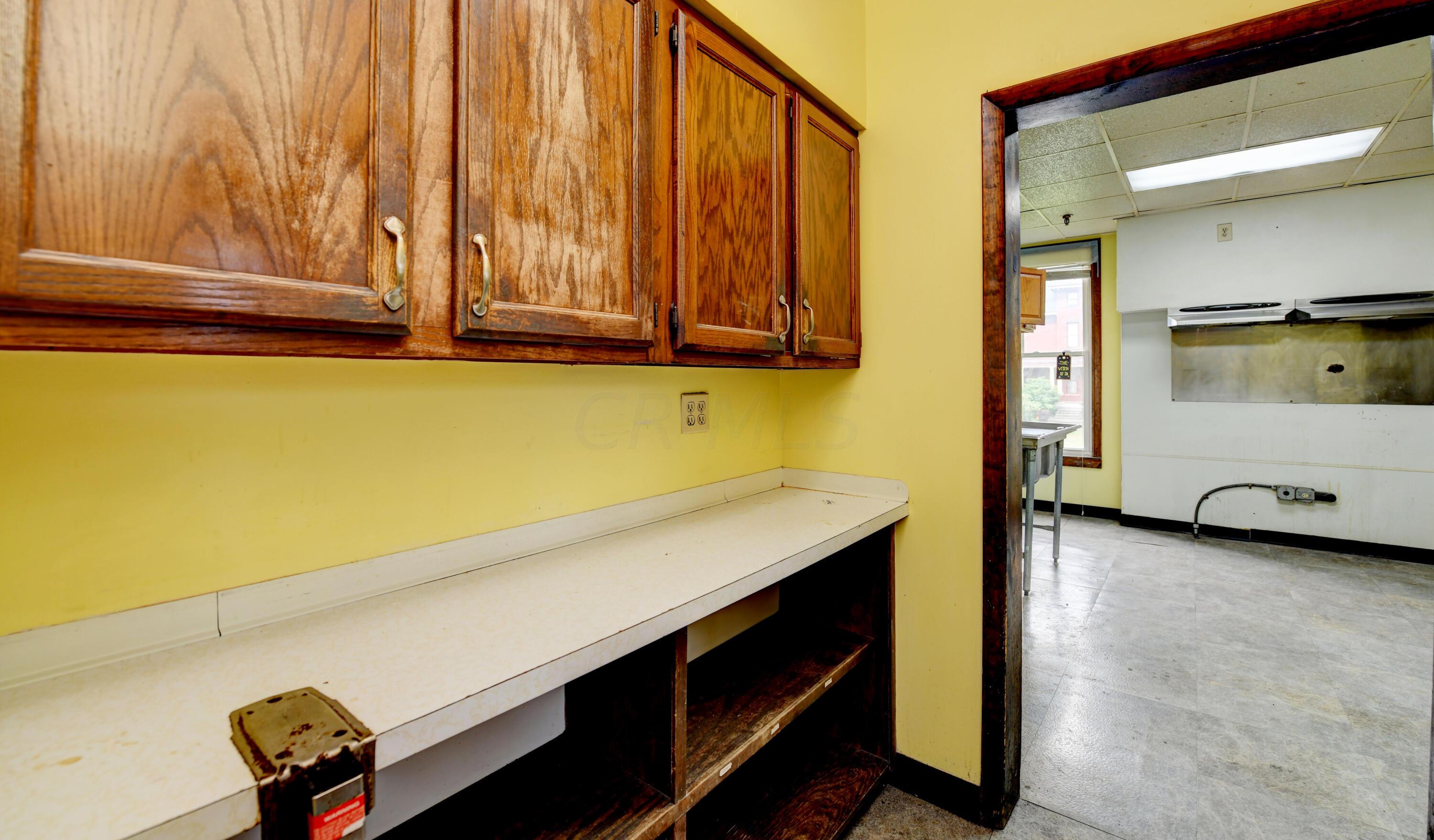 844 Bryden Road Columbus, OH 43205 - Photo 28 of 53 First Floor Living Space- Kitchen