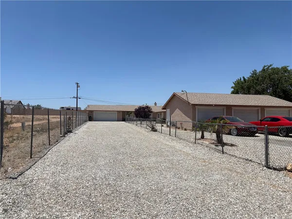 $1,995 | 13508 Mohawk Road, Apple Valley, CA 92308